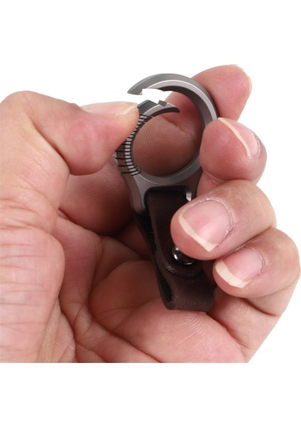 Titanyum Alaşımlı Anahtarlık Araba Anahtarlık Kolye Inek Derisi Kayış Kolye Edc Alet Erkek Hediyesi (Yurt Dışından)