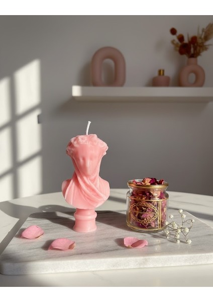 Tülbentli Kadın Mum