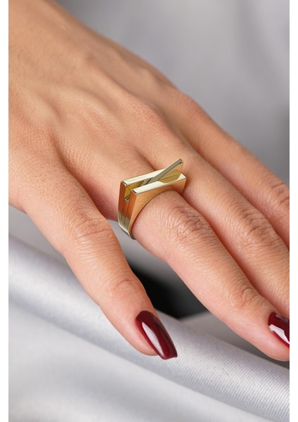 14 Ayar Altın Simetrik Tasarım Yüzük