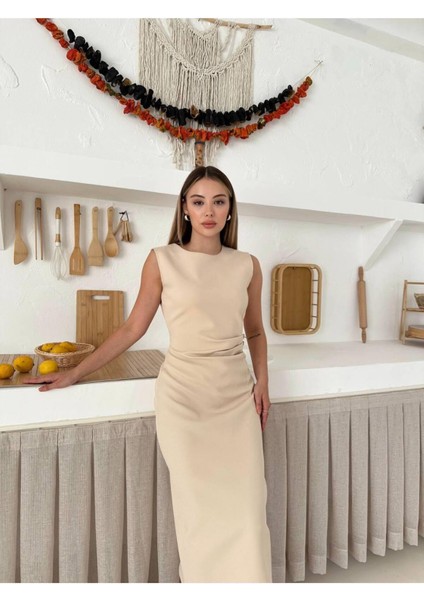 Kolsuz Kısa Kemer Detaylı Bej Midi Boy Kadın Elbise
