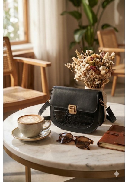 Siyah Kroko Detaylı Kilit Kapaklı Kadın El Kol ve Omuz Çantası modelleri