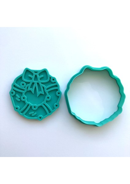 Yılbaşı Çelenk Figürlü Kurabiye Kalıbı | Fiyonklu ve Süslemeli | Yeni Yıl, Noel Kutlamaları | Hamur, Kil ve Şeker Hamuru Damgası indirimleri