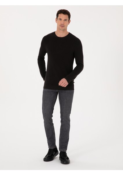 Erkek Siyah Slim Fit Pamuk Karışımlı Bisiklet Yaka Triko Kazak 50318983-VR046