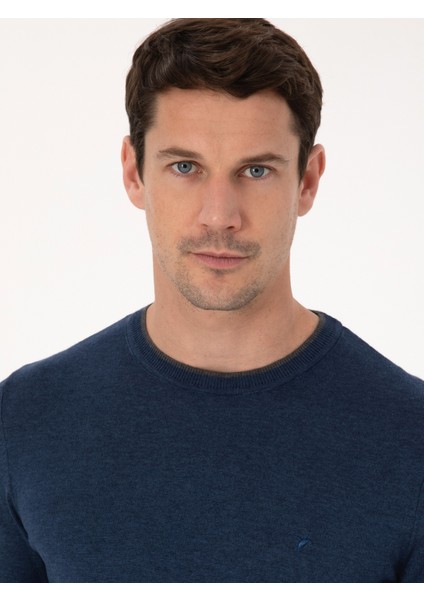 Erkek İndigo Slim Fit Pamuk Karışımlı Bisiklet Yaka Triko Kazak 50318676-VR028