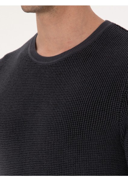 Erkek Antrasit Slim Fit Pamuk Karışımlı Bisiklet Yaka Triko Kazak 50318983-VR006