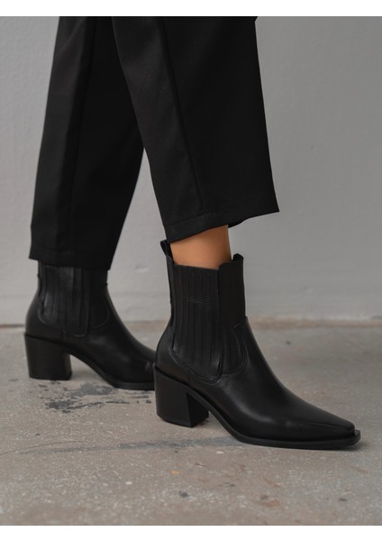 Rudyy Siyah Hakiki Deri Kadın Bot
