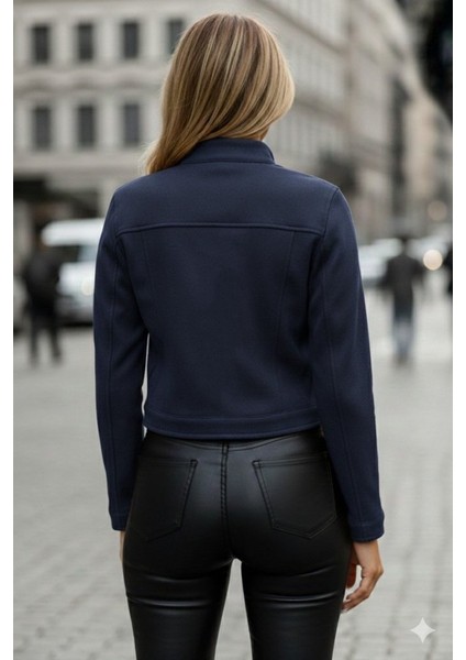 Kadın Uzun Kollu Yakadan ve Önden Düğmeli Süet Kısa Ceket fiyatları