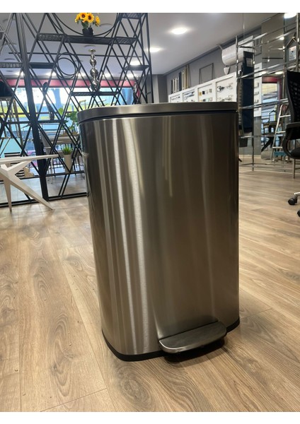 Paslanmaz Pedallı Çöp Kovası