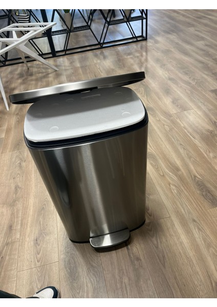 Paslanmaz Pedallı Çöp Kovası modelleri