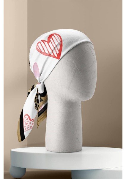 Dudak Desenli Ipek Bandana fırsatları