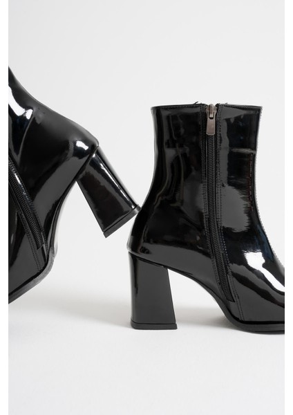 Muso Kadın Siyah Rugan Topuklu Bot fiyatları