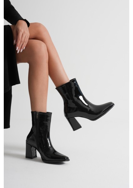 Muso Kadın Siyah Rugan Topuklu Bot fırsatları