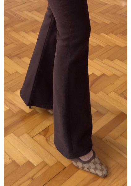 Dar Kalıp - Bir Beden Büyük Alınabilir Acı Kahve Ispanyol Paça Kadın Jean Pantolon fiyatları