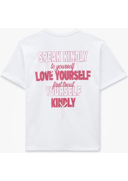 Kısa Kollu Bisiklet Yaka Fiyonklu Arkası Baskılı Oversize Tişört fiyatları