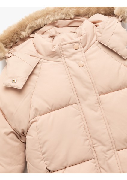 Kapşonlu Uzun Kollu Kapitone Şişme Mont modelleri