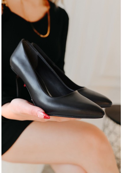 Jilya Siyah Cilt Stiletto Ayakkabı modelleri