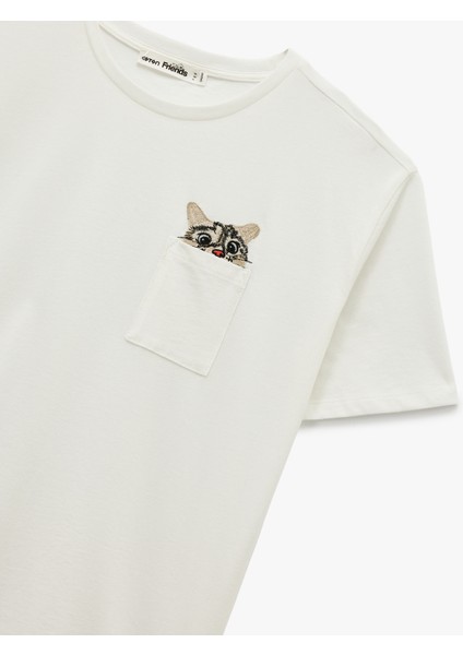 Cep Detaylı Kısa Kollu Bisiklet Yaka Pamuklu Kedi Nakışlı Oversize Tişört modelleri