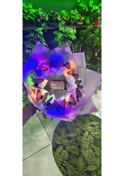 Kelebekler Uçuşur, Işıklar Parlar…ama En Güzeli Sensin… Aynalı Peri Ledli Kelebek Buketi fiyatları