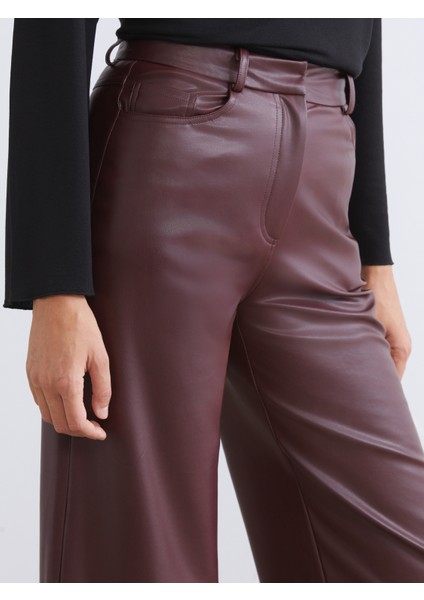 Loose Fit Kadın Deri Görünümlü Pantolon modelleri