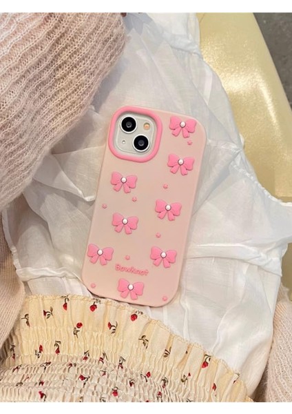 iPhone 13 / 14 / 15 Uyumlu Pembe Fiyonk Desenli Kabartmalı Yumuşak Silikon Kılıf fırsatları