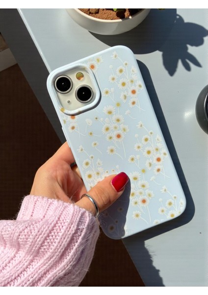 iPhone 13/14/15 Uyumlu Papatya Desenli Mavi Lansman Liquid Silikon Kılıf indirimleri