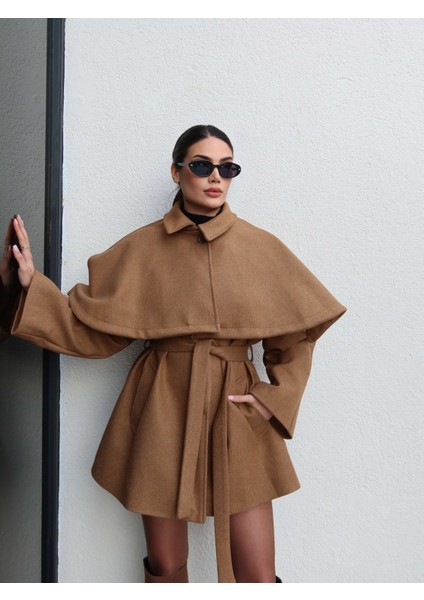 Pelerin Detay Kaşe Kaban