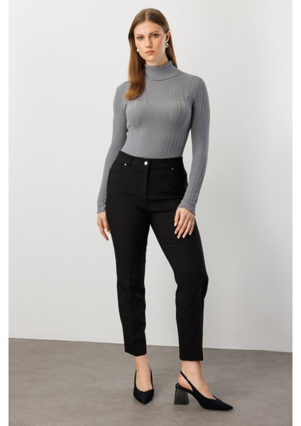 Dar Paça Büyük Beden Pantolon