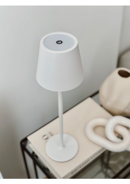 Beyaz Metal Dokunmatik Abajur modelleri