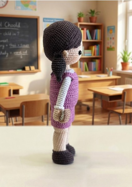 Öğretmen Elif – El Yapımı Örgü Amigurumi Bebek fiyatları