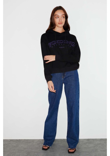 Sydney Kadın Içi Polarlı Önü Nakışlı Regular Fit Kapüşonlu Siyah Sweatshirt fırsatları