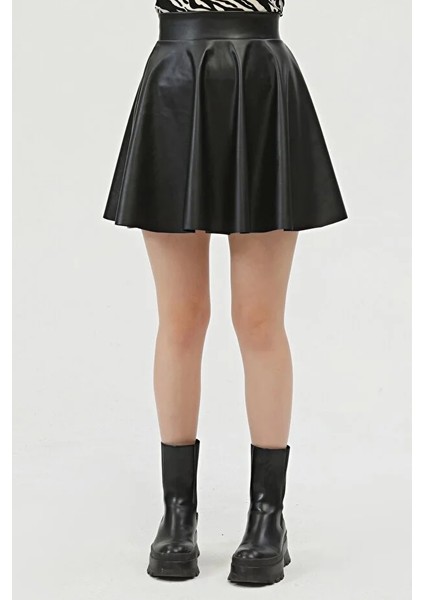 Kadın Mini Kloş Siyah Renkli Suni Deri Etek fiyatları