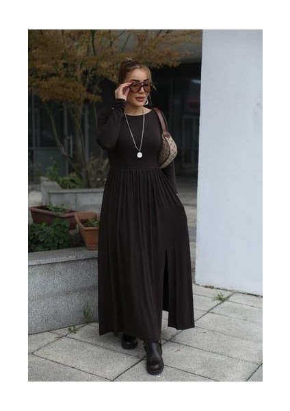 Kadın Kayık Yaka Sırt Dekoltesi ve Yırtmaç Detay Maxi Boy Elbise