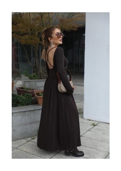 Kadın Kayık Yaka Sırt Dekoltesi ve Yırtmaç Detay Maxi Boy Elbise fırsatları