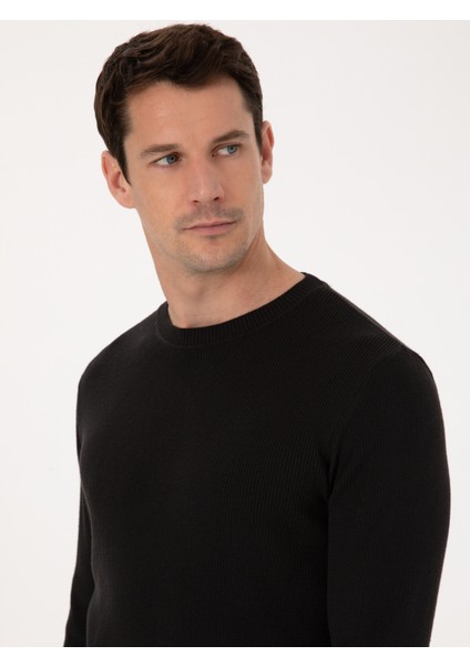 Erkek Siyah Slim Fit Pamuk Karışımlı Bisiklet Yaka Selanik Örgü Triko Kazak 50318976-VR046