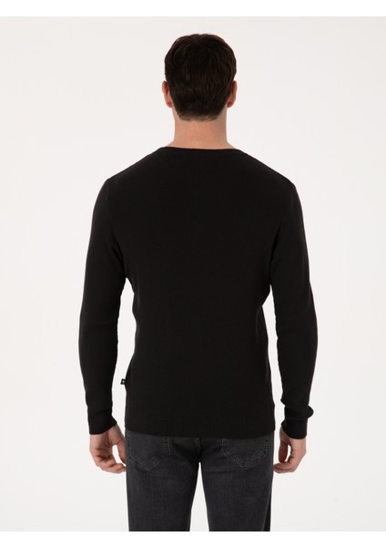 Erkek Siyah Slim Fit Pamuk Karışımlı Bisiklet Yaka Selanik Örgü Triko Kazak 50318976-VR046