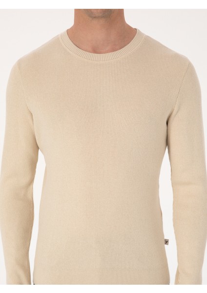 Erkek Bej Slim Fit Pamuk Karışımlı Bisiklet Yaka Selanik Örgü Triko Kazak 50318976-VR011