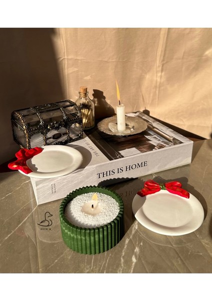 Yılbaşı Konsept Kurdele Görünümlü Dekor Tabak Inci Tozlu Mum Set 2’li fiyatları