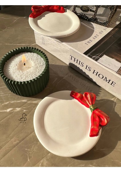 Yılbaşı Konsept Kurdele Görünümlü Dekor Tabak Inci Tozlu Mum Set 2’li modelleri