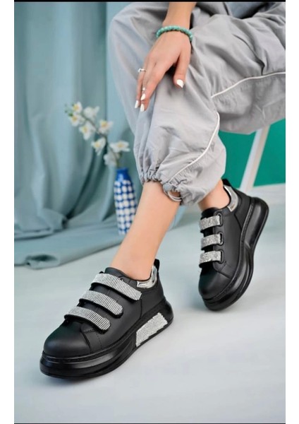 Elika Siyah Cilt Cırt Cırtlı Spor Ayakkabı