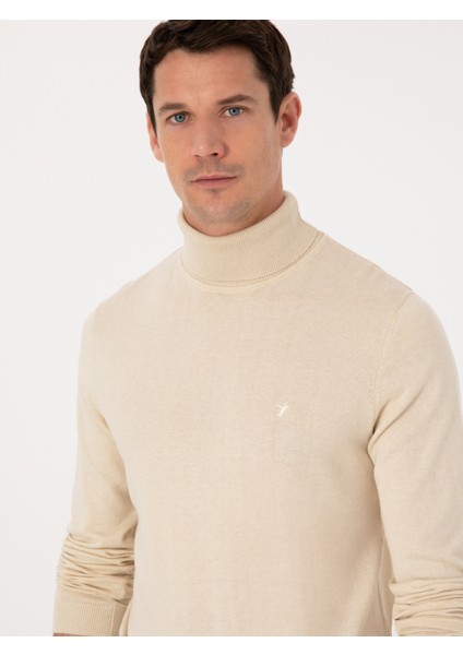 Erkek Bej Slim Fit Pamuk Karışımlı Balıkçı Yaka Basic Triko Kazak 50318678-VR011