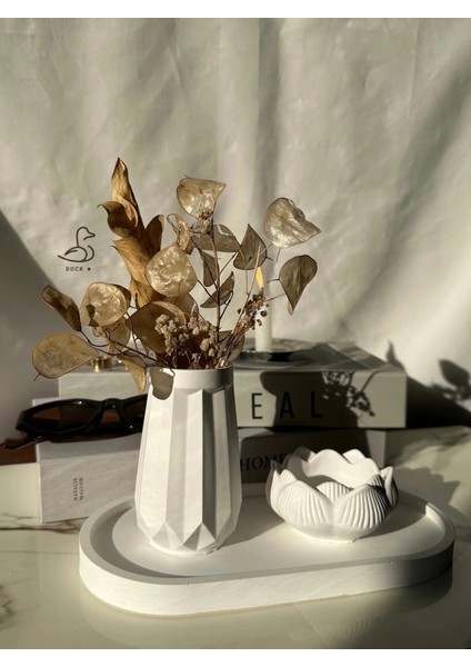 Geometrik Desenli Vazo ve Lotus Çiçek Görünümlü Dekoratif Set modelleri