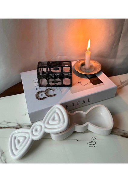 Fiyonk Görünümlü Dekoratif Tabak/mumluk