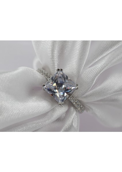 Kare Tektaş Kadın Yüzük, Beyaz Tektaş Gümüş Yüzük, Beyaz Tektaş Kadın Yüzük fiyatları