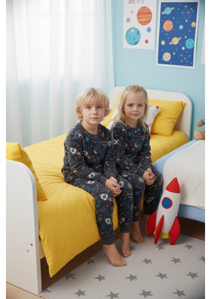 Roket Desenli Bisiklet Yaka Polar Unisex Çocuk Pijama Takımı fiyatları