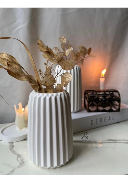 Çizgili Form Taş Tozu Dekoratif Vazo modelleri