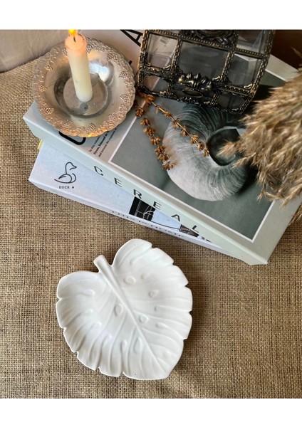 Yaprak Şeklinde Dekoratif Tabak 16-16 cm