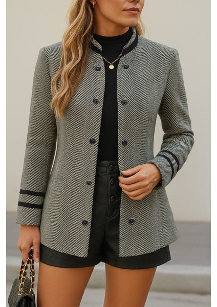 Kadın Uzun Kollu Hakim Yaka Düğme Detaylı Mini Dokuma Ceket fiyatları
