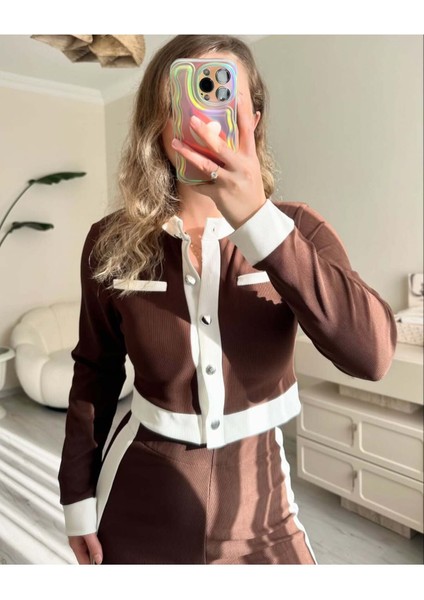 Kadın Acı Kahve Yanları Şeritli Düğme Detaylı Garnili Takım indirimleri