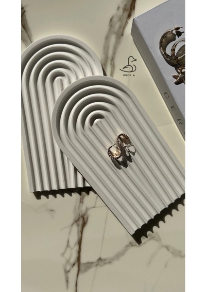 Çizgili Dekoratif Taş Tozu Sunum Tabağı fırsatları