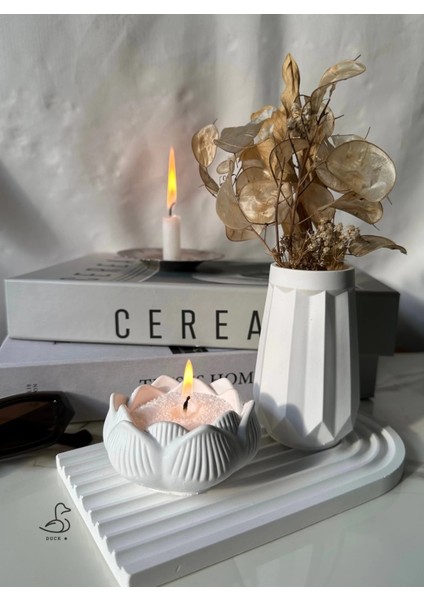 Geometrik Desenli Vazo ve Lotus Çiçek Inci Tozlu Mumluk Set